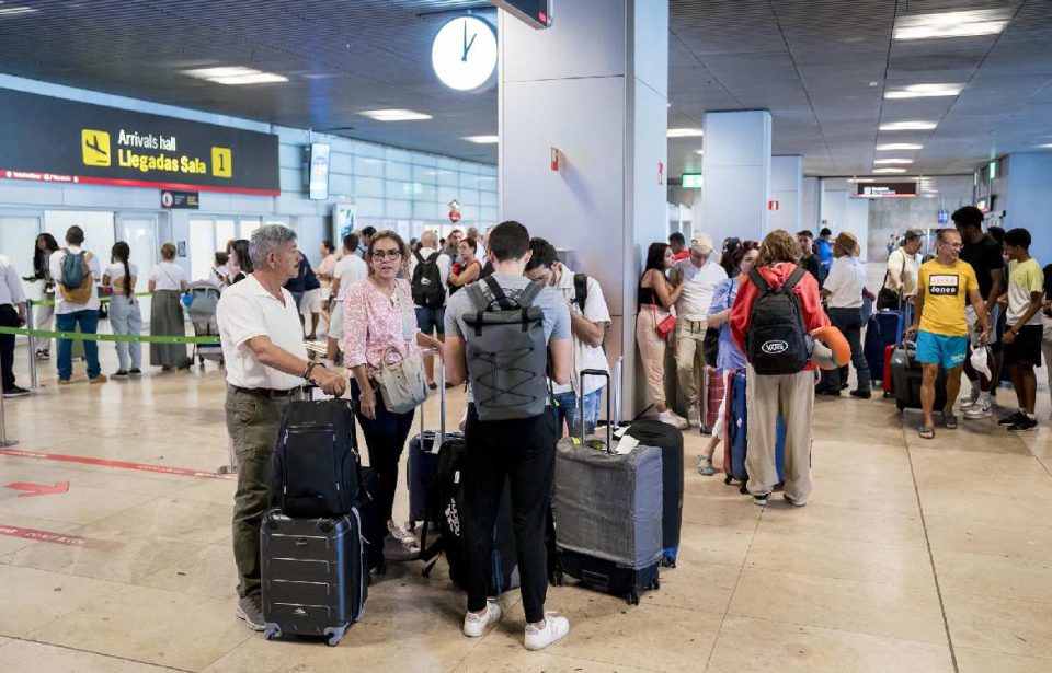 España recibe casi 20 millones de pasajeros aéreos en el primer trimestre, un 16% más que en 2023