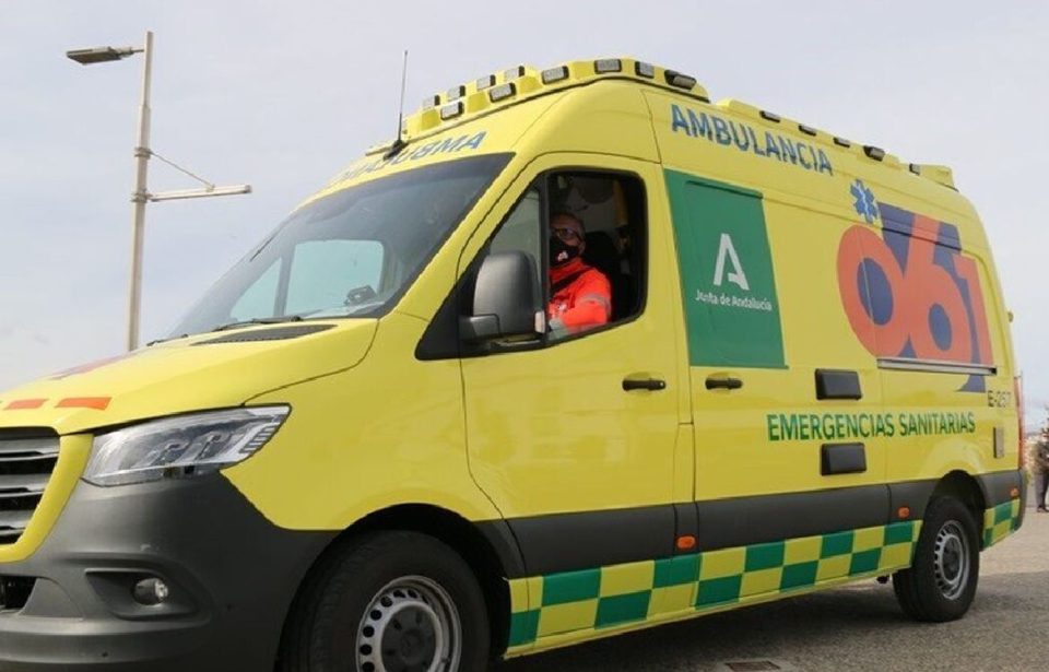 Dos jóvenes fallecidas en un accidente de tráfico entre un coche y un microbus en Moraleda de Zafayona