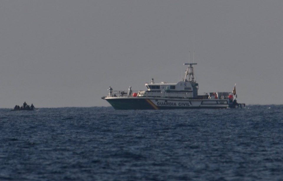 Absuelto el ocupante de una patera que chocó contra un buque de la Guardia Civil y dejó dos muertos