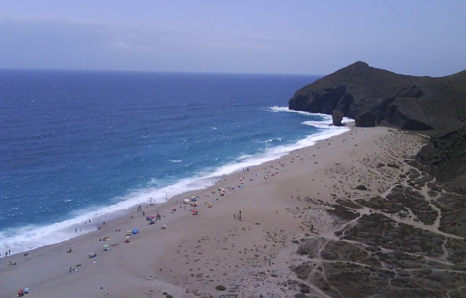 Unos 60 migrantes alcanzan la costa de Carboneras y la isla de Alborán por sus propios medios