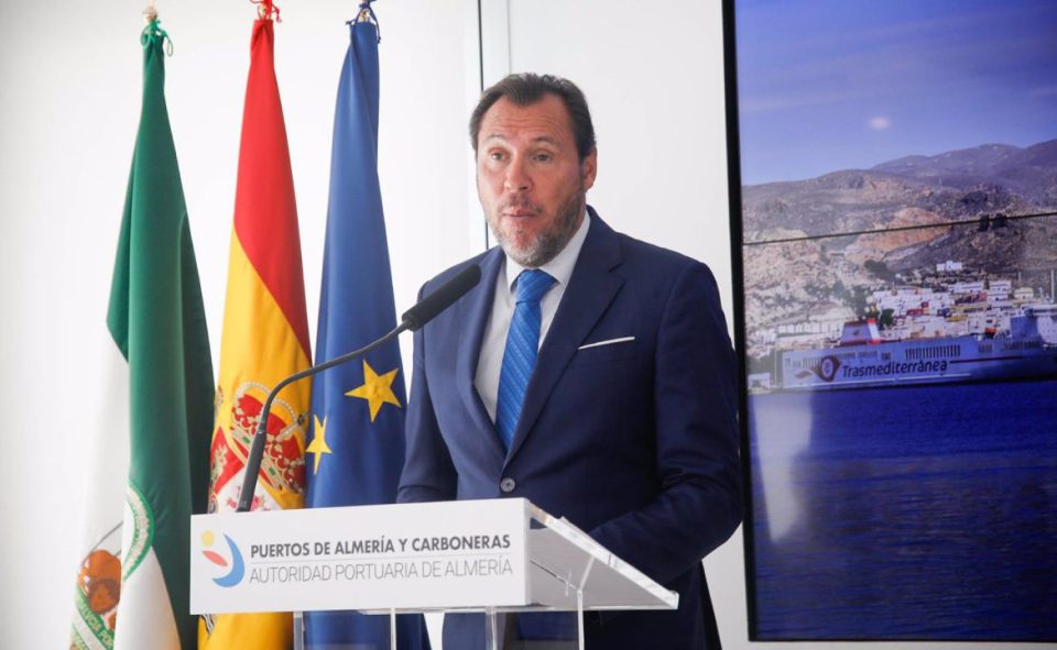 Puente se compromete a culminar los accesos al Puerto y a agilizar la integración con la ciudad (Almería)