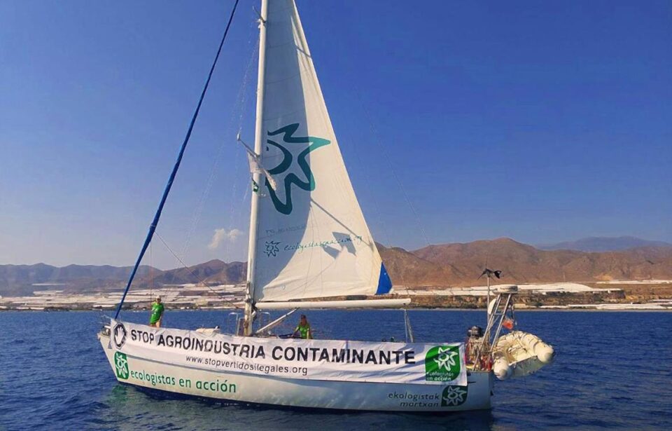 Ecologistas en Acción llevará el sábado su velero 'Diosa Maat' a Níjar para rechazar un hotel en Genoveses